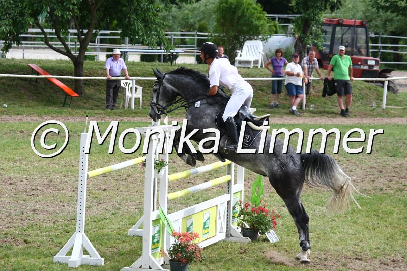 105M4589_Esquire V_Spring_M.JPG